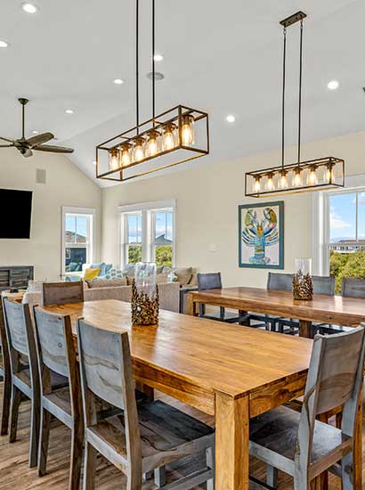 Spacious-Open-Concept-Dining-and-Living-Area